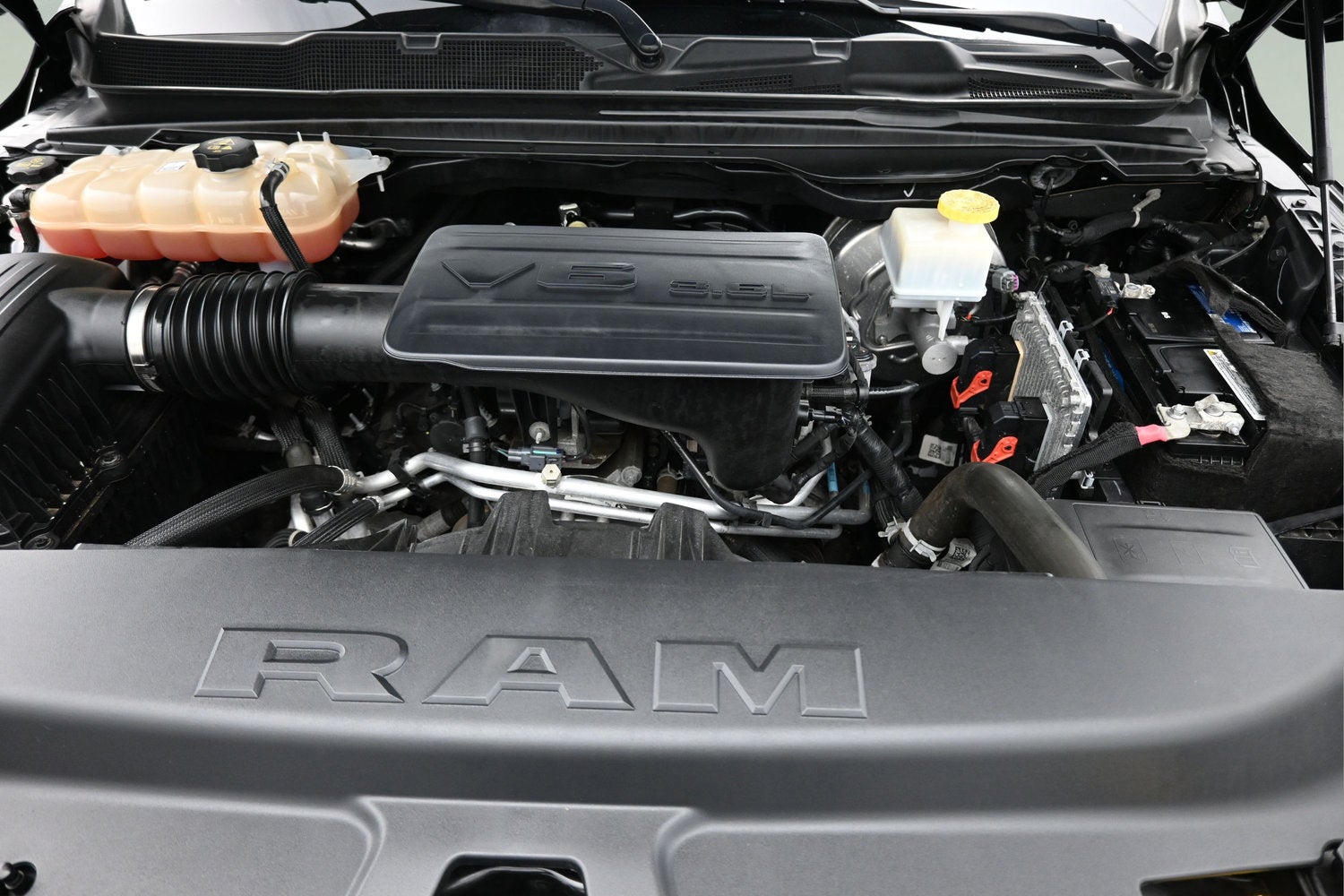 2023 RAM 1500 Big Horn Crew Cab 4x4 5'7" Box