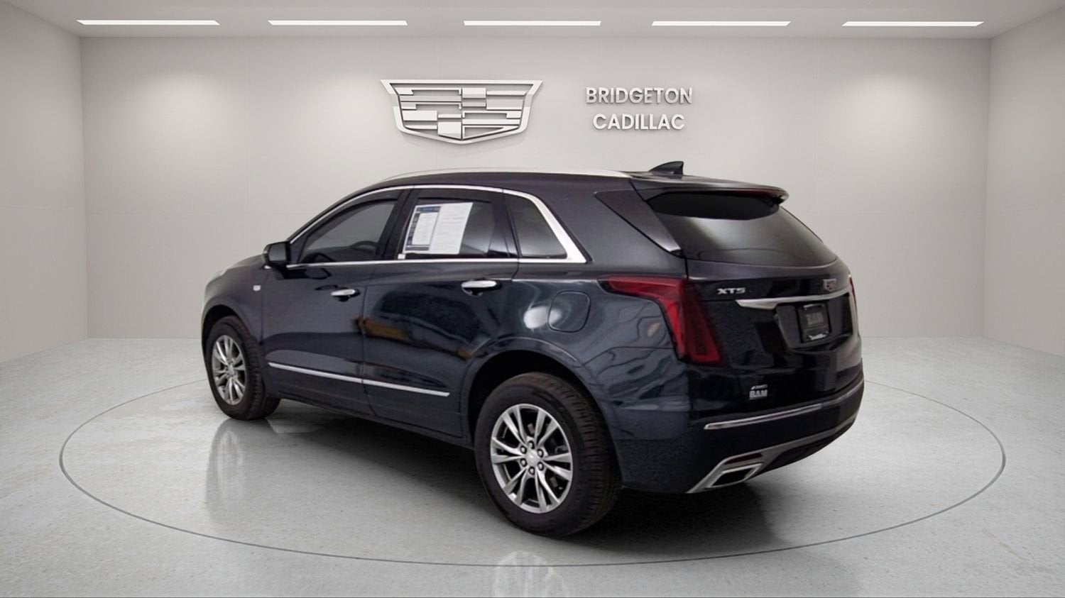 2022 Cadillac XT5 Premium Luxury