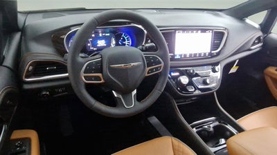 2023 Chrysler Pacifica Hybrid Pinnacle