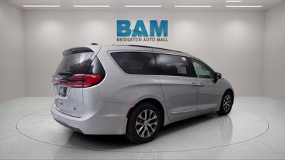 2023 Chrysler Pacifica Hybrid Pinnacle