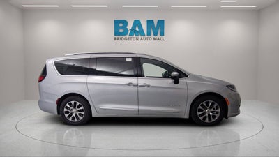 2023 Chrysler Pacifica Hybrid Pinnacle
