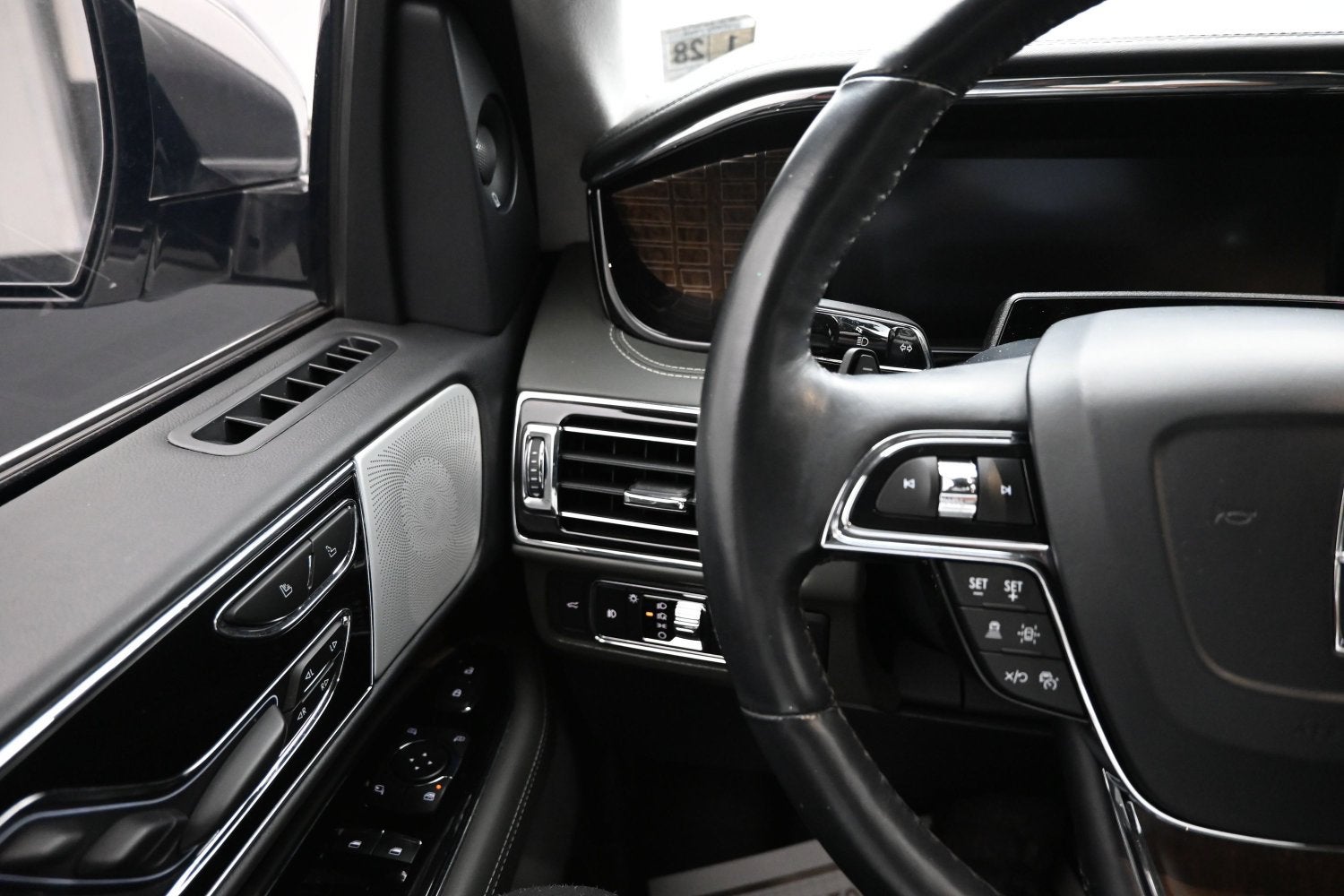 2022 Lincoln Navigator Black Label