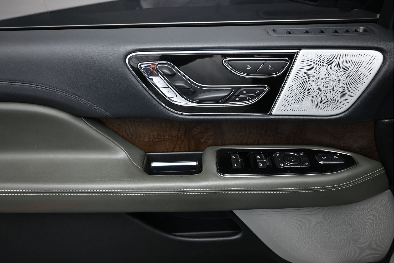 2022 Lincoln Navigator Black Label