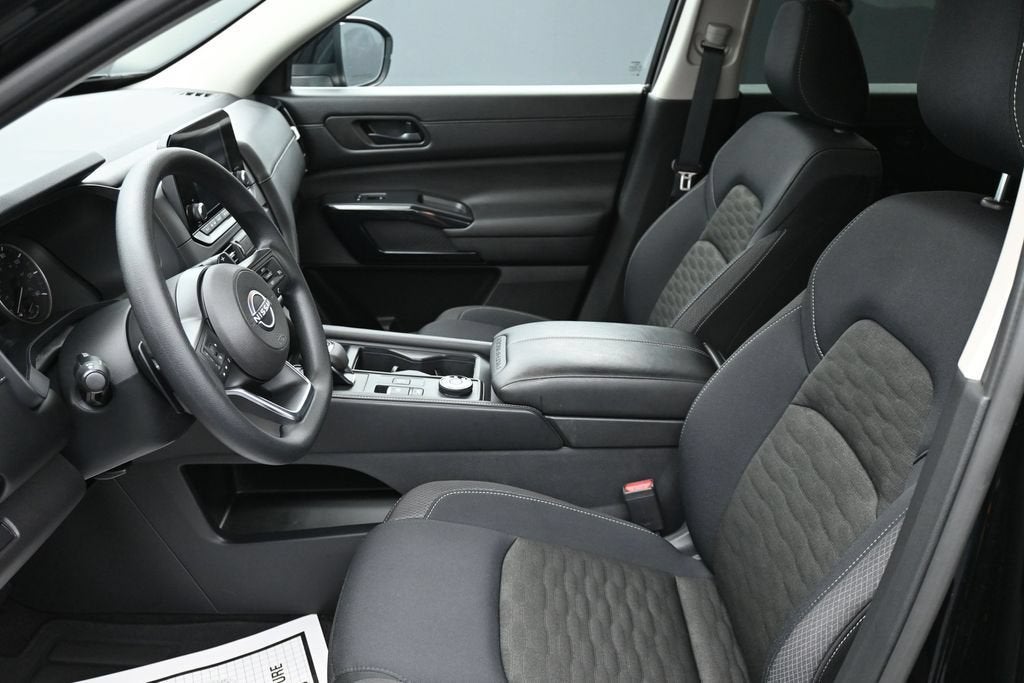 2025 Nissan Pathfinder S 4WD