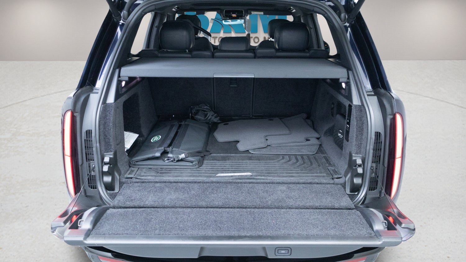 2023 Land Rover Range Rover P530 SE